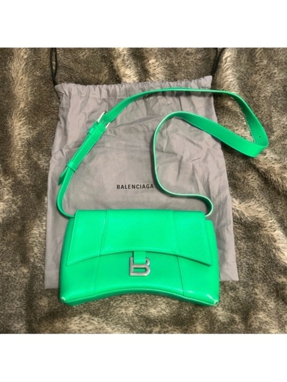 Soft Hourglass Bag XS